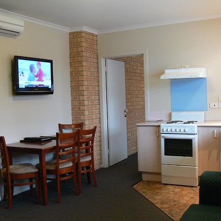 Begonia City Motor Inn Баларат Екстериор снимка